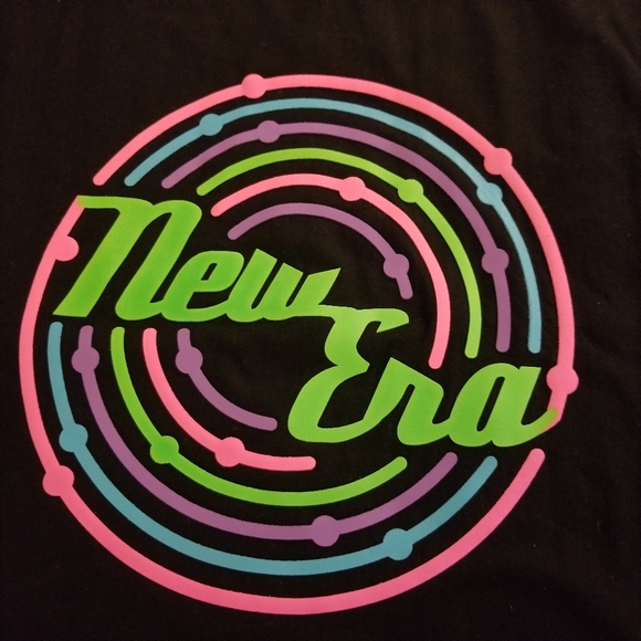 New Era T Shirt - Picture 2 of 6